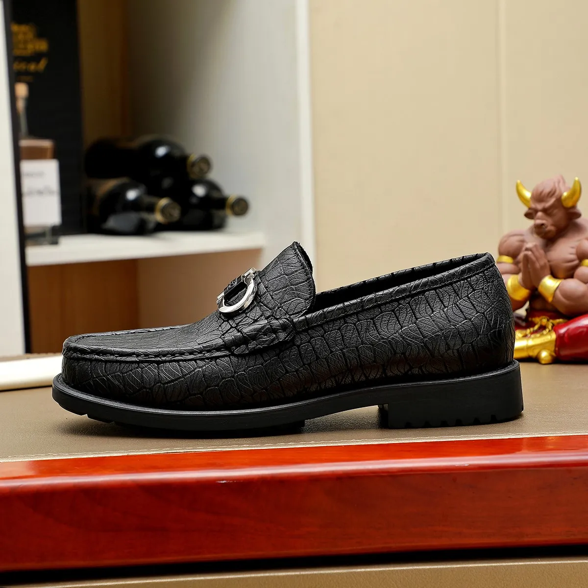 Men's shoes 💰500 Ferragamo [Ferragamo] top imported suit men's shoes 💯Original copy of the official website, product materials: selected imported embossed calfskin + luxury hardware buckle accessories ~ imported water-dyed cow 🐂 leather lining. Strong three-dimensional visual effect, original combination outsole, multiple colors available😘 Size: 38-44 (.45.46. Customized)